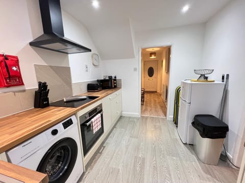 oven, stove, toaster, washing machine