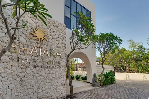 Property building, Day