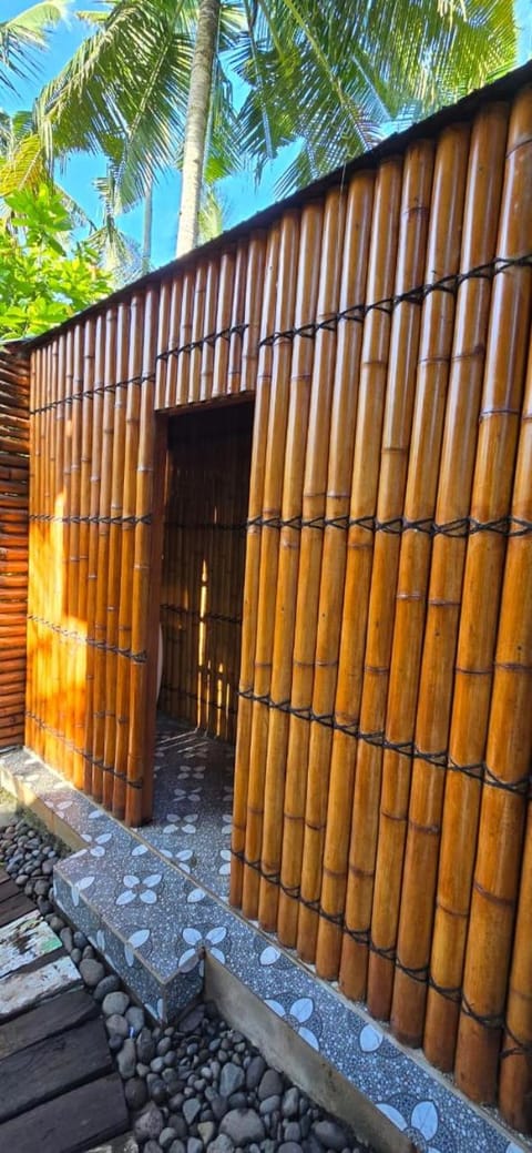 Jungle Lodge Medewi Bali Hostel in Pekutatan