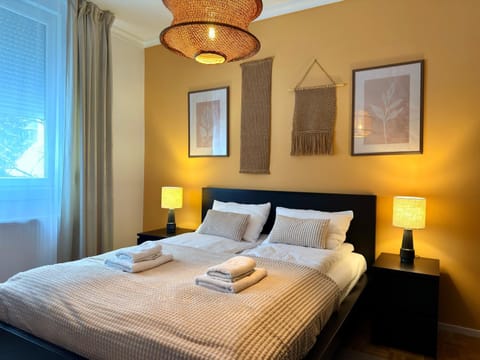 Bed, Photo of the whole room, Bedroom, furniture, safe