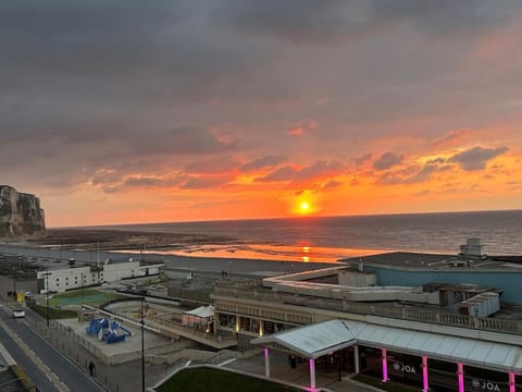 Balcony/Terrace, Beach, Sea view, Sunset