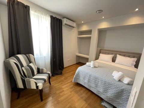 Bed, Photo of the whole room, Bedroom, air conditioner