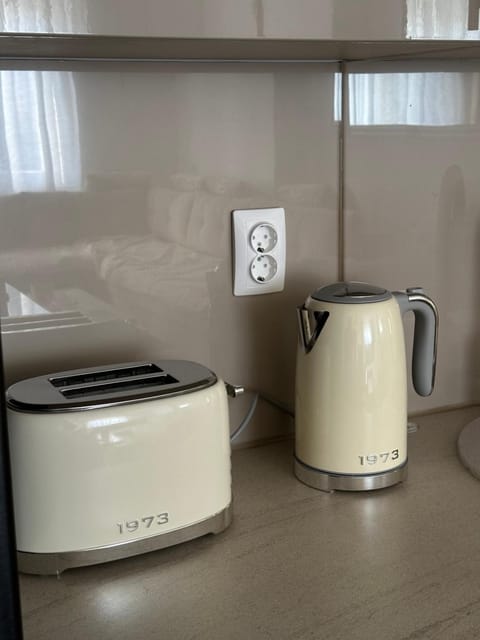 Coffee/tea facilities, Kitchen or kitchenette, toaster