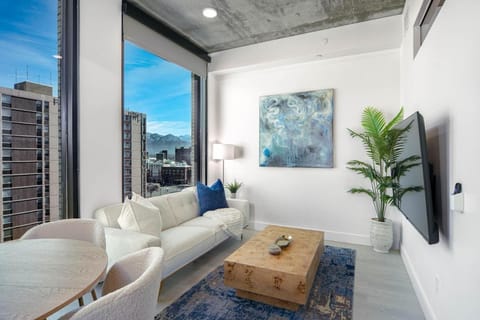 TV and multimedia, View (from property/room), Living room, Mountain view