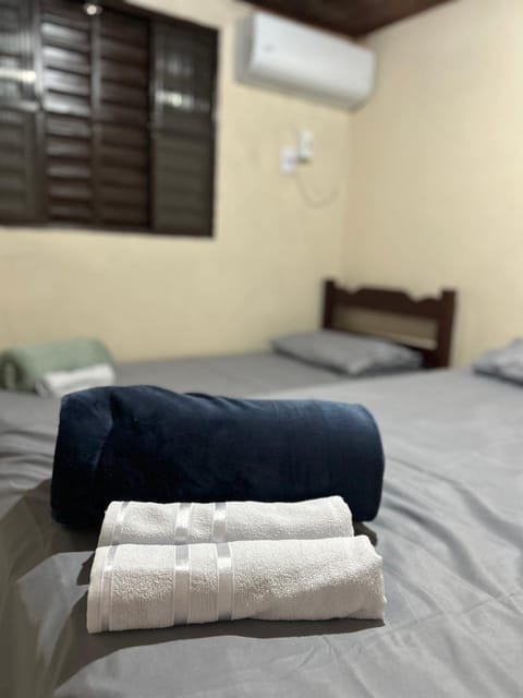 Bedroom, towels