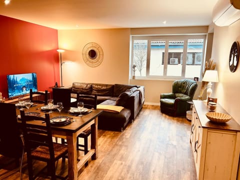 Communal lounge/ TV room, Living room, Seating area, Dining area