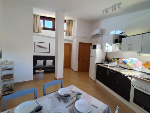 Communal lounge/ TV room, Kitchen or kitchenette