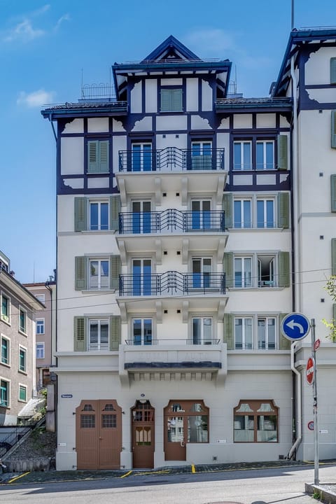 Property building, Day, Location