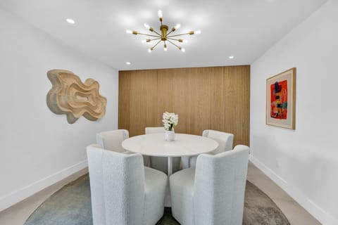 Coastal Breeze House in Vanderbilt Beach