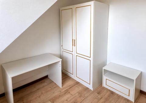 Seating area, wardrobe