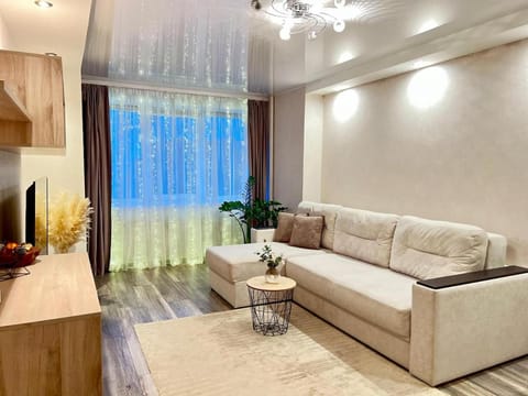 Bed, TV and multimedia, Living room, Seating area, pet friendly