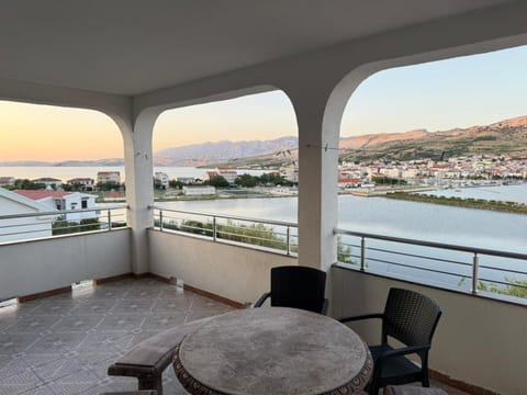 View (from property/room), Balcony/Terrace, Seating area, Sea view