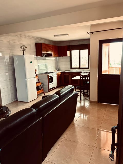 Kitchen or kitchenette, Seating area, Dining area