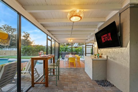 Backyard Paradise Sleeps 14 Arcade Games Spa House in Bradenton