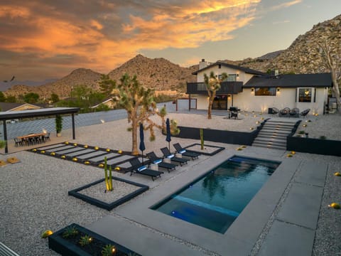 Majestic Luxury Retreat House in Joshua Tree