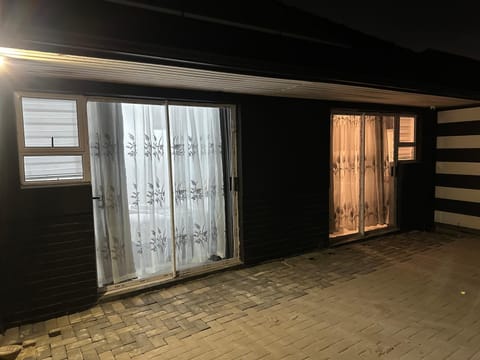 Bell rose oaks guest house Bed and Breakfast in Cape Town