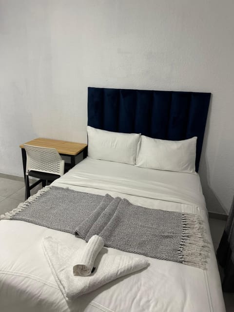 Bell rose oaks guest house Bed and Breakfast in Cape Town