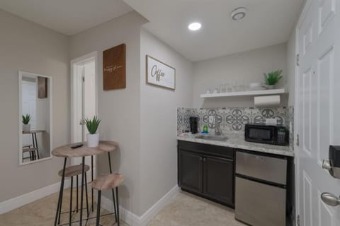 Comfy studio in Central Orlando House in Azalea Park