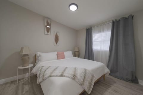 Cozy 2 bedroom home in Orlando House in Azalea Park