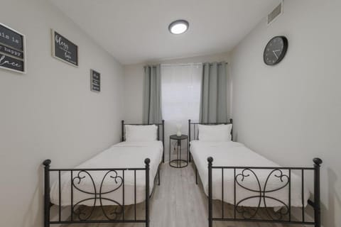 Cozy 2 bedroom home in Orlando House in Azalea Park