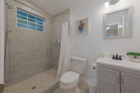 Private Studio near parks and Downtown House in Azalea Park