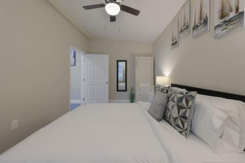 Comfortable 1 bedroom home House in Azalea Park