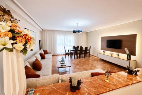 TV and multimedia, Living room, Dining area