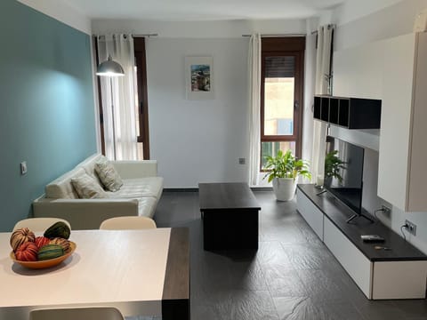 Communal lounge/ TV room, TV and multimedia, Living room