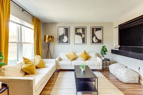 6 Mi to Downtown Cincy Group-Friendly Townhome! House in Cincinnati