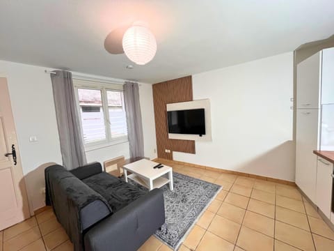 Kitchen or kitchenette, kitchen