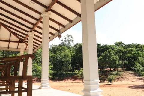 Day, Seating area