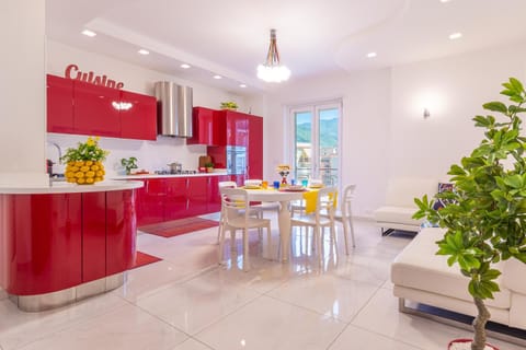 Coffee/tea facilities, Balcony/Terrace, Kitchen or kitchenette, Living room, Food and drinks, Seating area, Dining area, Food, stove, air conditioner