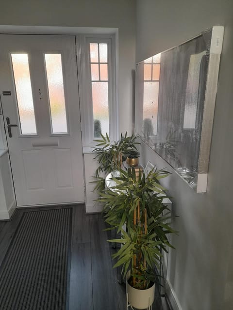 Contractors Haven House in Rugby