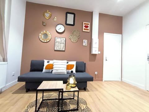 Living room, Seating area