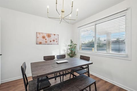 Fully Renovated Home with Pool House in Tempe