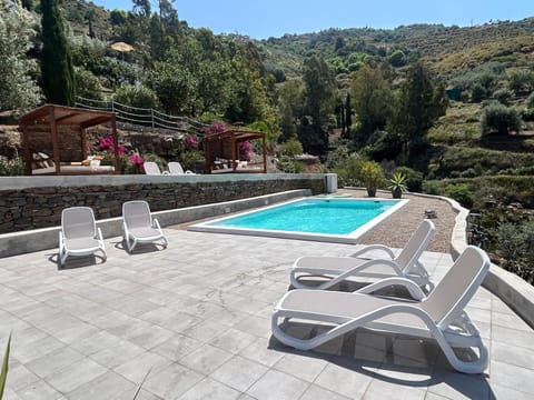 Natural landscape, Mountain view, Swimming pool, sunbed