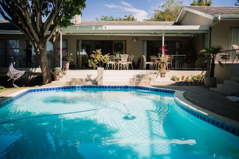 Property building, Balcony/Terrace, Swimming pool