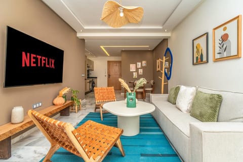 Communal lounge/ TV room, TV and multimedia, Living room, Seating area, Evening entertainment