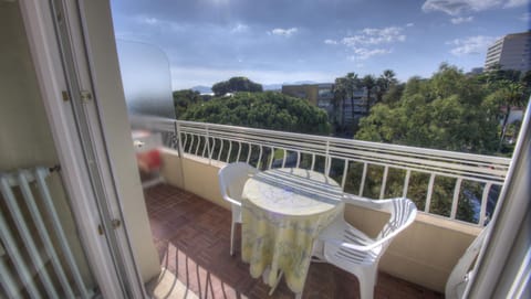 Balcony/Terrace, Dining area, City view, Mountain view, Sea view