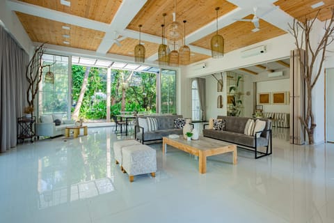 Living room, Banquet/Function facilities, Seating area