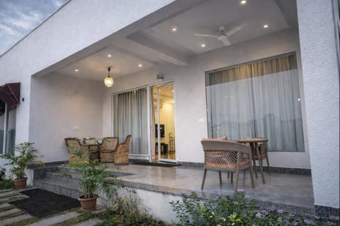 Property building, Patio, Day, View (from property/room), Balcony/Terrace, Living room, Seating area