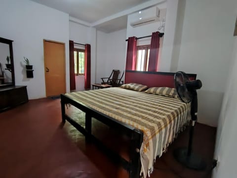 Photo of the whole room, air conditioner