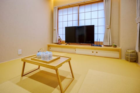 Communal lounge/ TV room, TV and multimedia