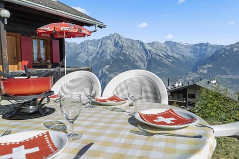 Patio, Dining area, Mountain view