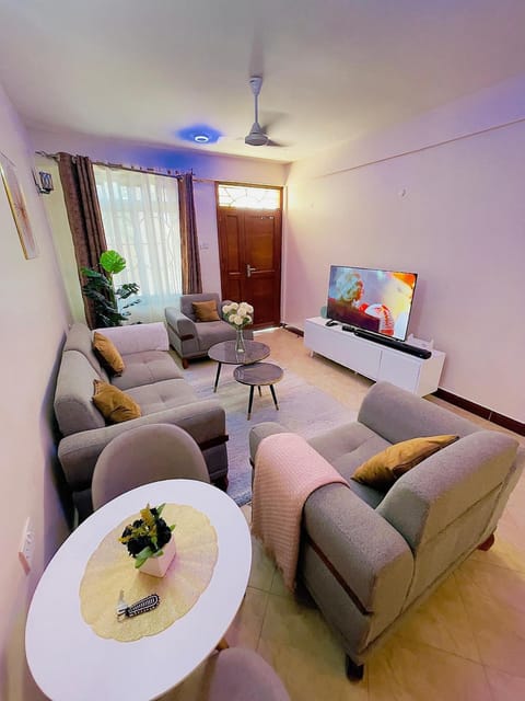 Communal lounge/ TV room, Living room, Evening entertainment