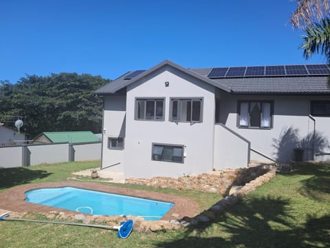 Property building, Garden, Garden view, Swimming pool