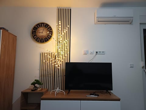 TV and multimedia, Evening entertainment