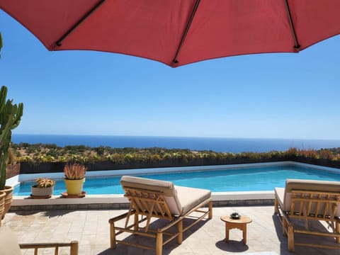 Patio, Day, Natural landscape, View (from property/room), Balcony/Terrace, Pool view, Sea view, Swimming pool, sunbed