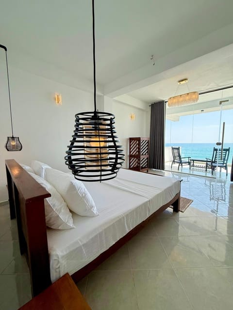 Bed, Photo of the whole room, Seating area, Sea view