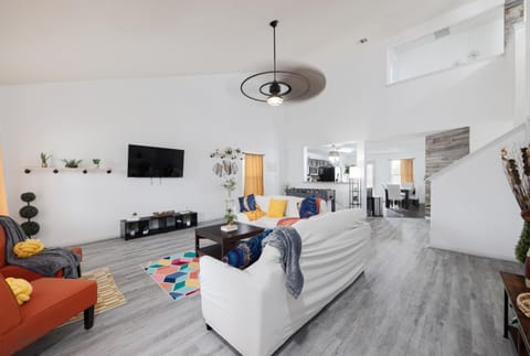 Kitchen Foosball Fenced Yard Parking House in Kyle